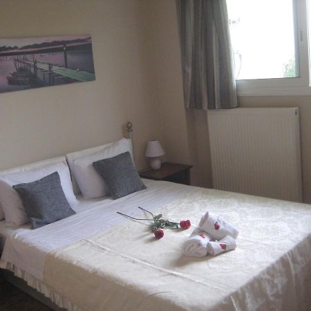 ארטמידה Rea'S Guest House מראה חיצוני תמונה